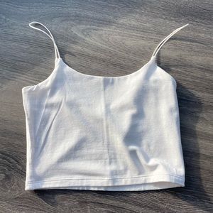 Brand new crop top Aritzia modelling wear